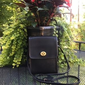 Coach Swingpack Scooter Black Leather Crossbody